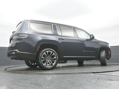 Used 2023 Jeep Grand Wagoneer Series III AWD/4WD image 35