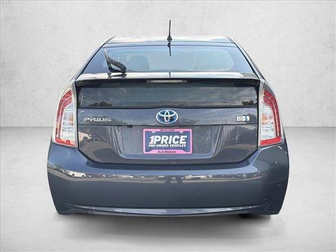 Used 2015 Toyota Prius Two FWD image 6