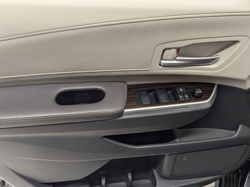 Used 2023 Toyota Sienna XLE image 10