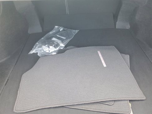 Used 2018 Toyota Camry LE image 6