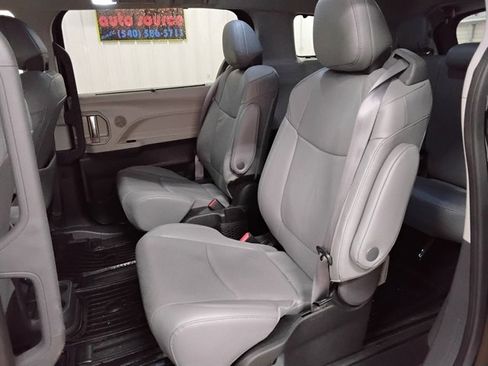 Used 2024 Toyota Sienna Limited AWD/4WD image 13