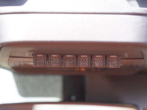 Used 2022 Ford Bronco Wildtrak image 27