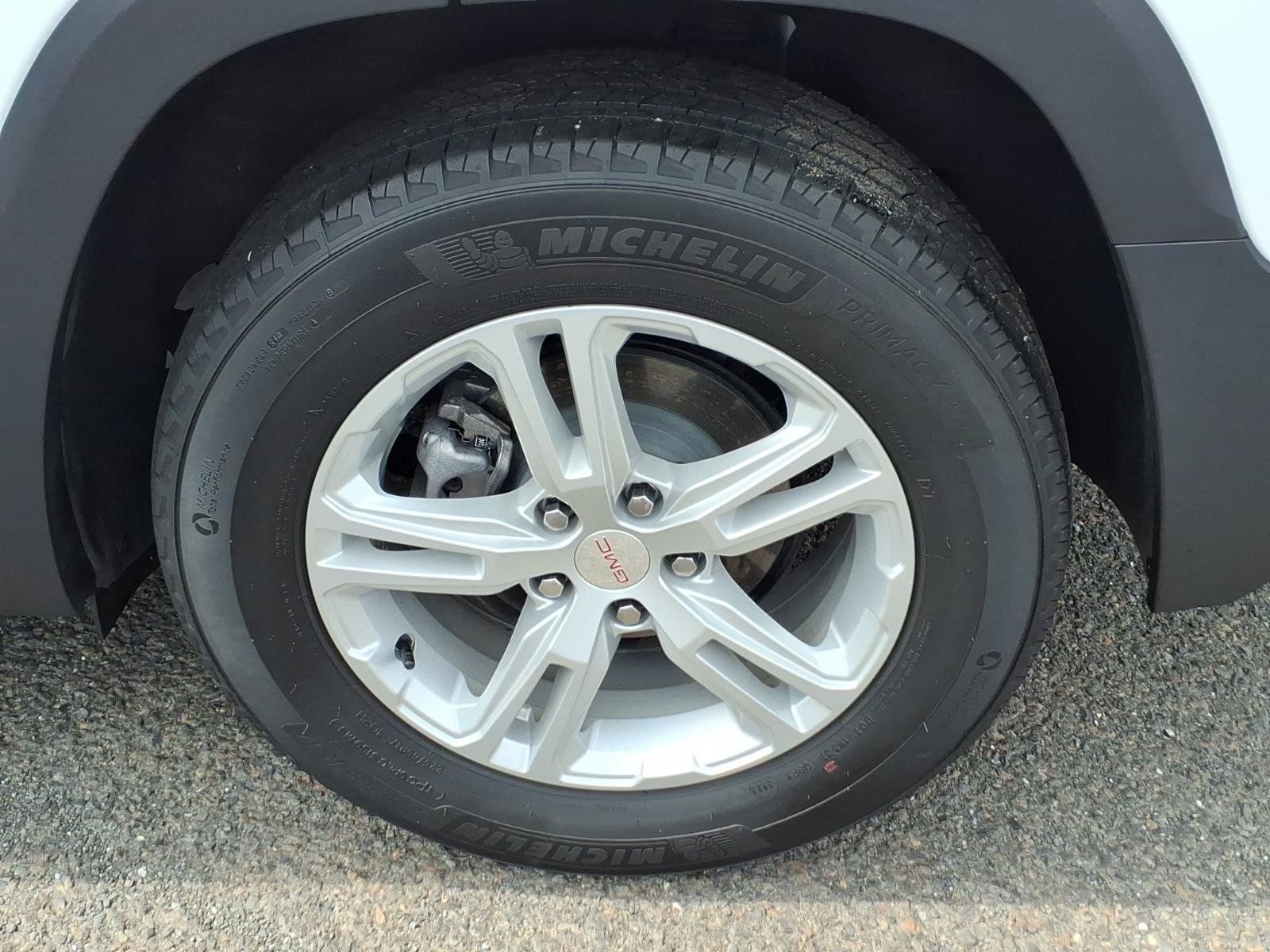 Certified 2024 GMC Terrain SLE w/ Driver Convenience Package FWD image 10