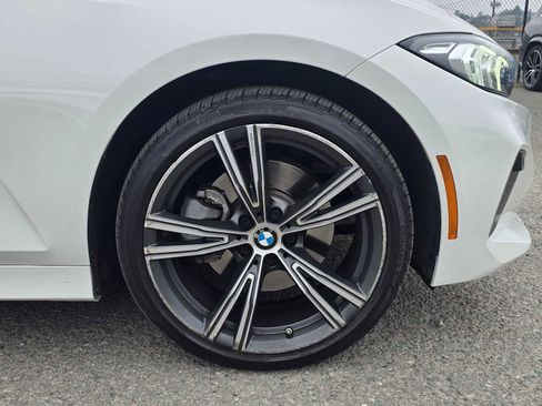 Used 2023 BMW 330i Sedan w/ Premium Package image 9