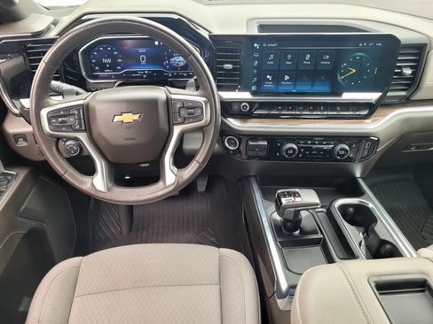 Used 2022 Chevrolet Silverado 1500 LT AWD/4WD image 9