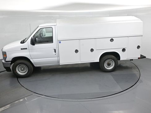 New 2026 Ford E-350 and Econoline 350 Super Duty w/ Power Equipment Group image 41