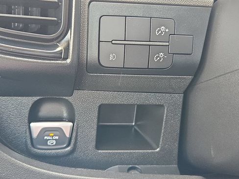 Used 2026 RAM ProMaster 2500 w/ Convenience Group FWD image 17