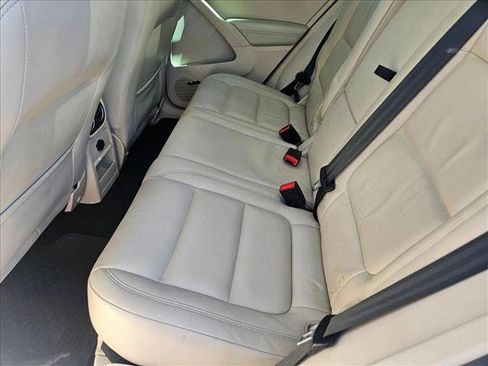 Used 2017 Volkswagen Tiguan SEL image 18