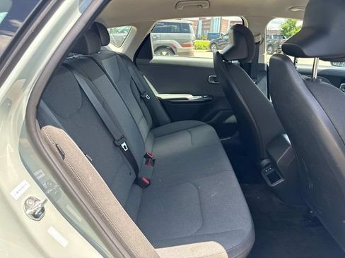 Used 2025 Kia K4 FWD image 12