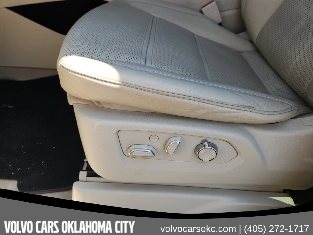 Used 2023 Cadillac Escalade ESV Premium Luxury Platinum AWD/4WD image 18
