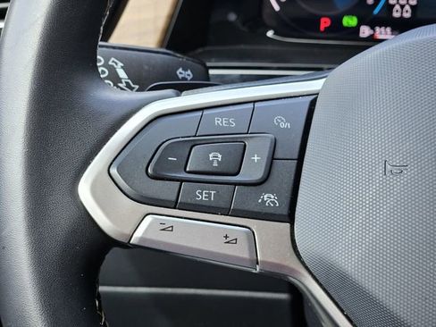 Used 2024 Volkswagen Atlas SE image 16