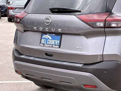 Used 2023 Nissan Rogue SV FWD image 13
