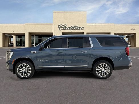 Used 2026 GMC Yukon XL Denali w/ Sun & Power Step Package AWD/4WD image 8