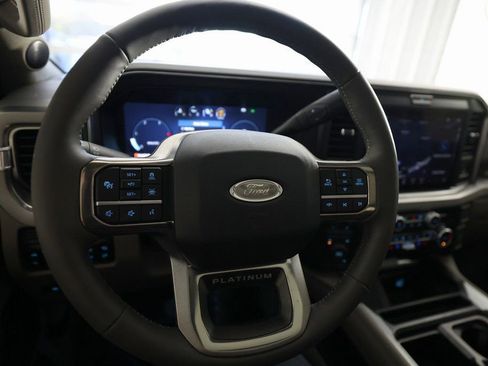 Used 2025 Ford F450 Platinum w/ Platinum Plus Package image 17