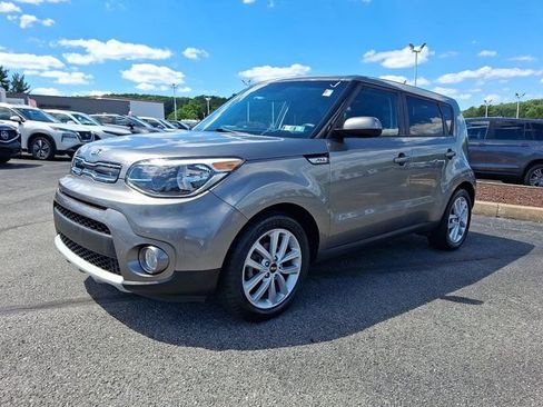 Used 2019 Kia Soul + FWD image 3