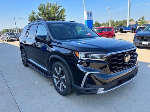 Certified 2023 Honda Pilot Elite image 3