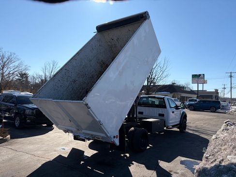 Used 2017 Ford F550 2WD Regular Cab Super Duty image 29