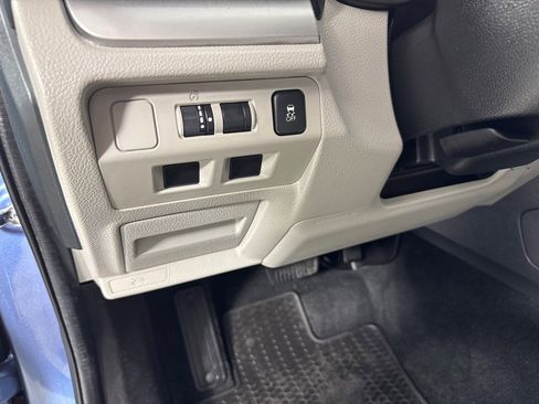 Used 2017 Subaru Forester 2.5i Premium w/ All-Weather Package image 14