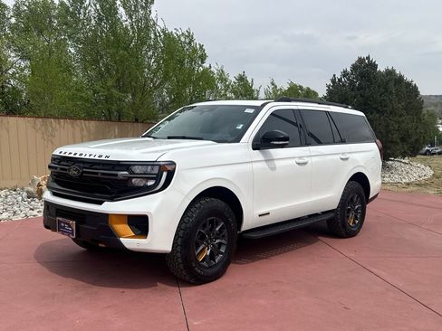 Certified 2026 Ford Expedition Tremor AWD/4WD image 5