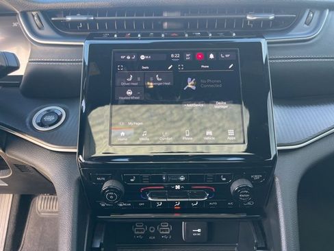 Used 2024 Jeep Grand Cherokee Altitude image 22