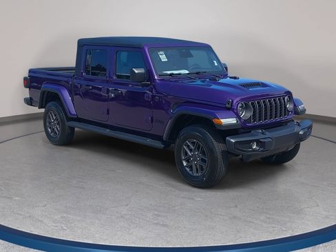 Used 2026 Jeep Gladiator Sport AWD/4WD image 3