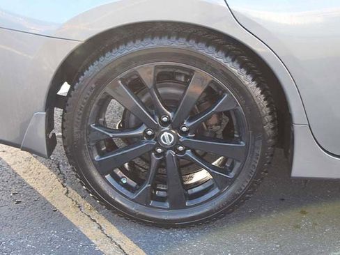 Used 2018 Nissan Altima 2.5 SR w/ SR Midnight Edition FWD image 8