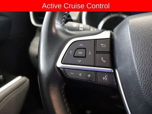 Used 2023 Toyota Highlander XLE AWD/4WD image 20