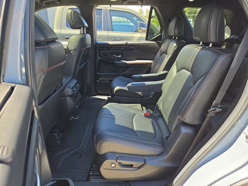 Used 2024 Honda Pilot TrailSport image 15