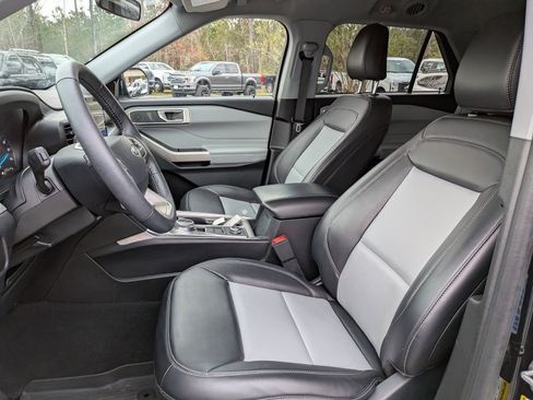 Certified 2023 Ford Explorer XLT w/ Equipment Group 202A image 24