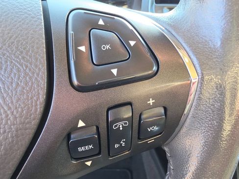 Used 2013 Lincoln MKS AWD image 19