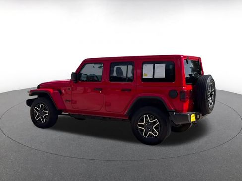 Used 2025 Jeep Wrangler Unlimited Sahara AWD/4WD image 8