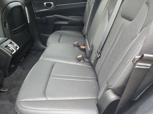 Certified 2025 Kia Sorento S image 18