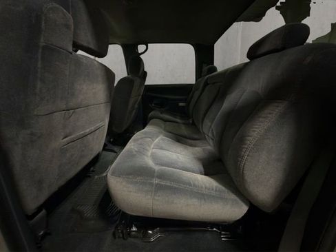 Used 2001 Chevrolet Silverado 2500 LS AWD/4WD image 22