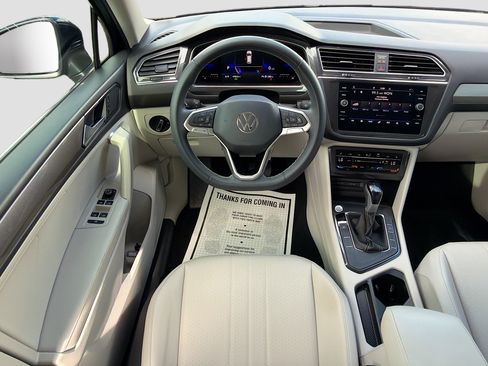 Used 2023 Volkswagen Tiguan SE FWD image 15