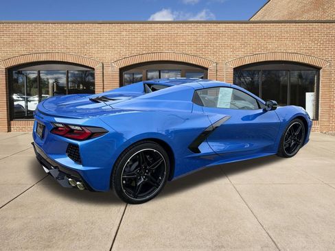 Used 2024 Chevrolet Corvette Stingray Preferred Conv w/ 2LT RWD image 3