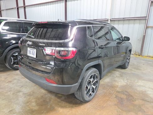 Used 2025 Jeep Compass Limited image 10