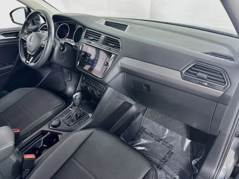 Used 2021 Volkswagen Tiguan SE AWD/4WD image 27
