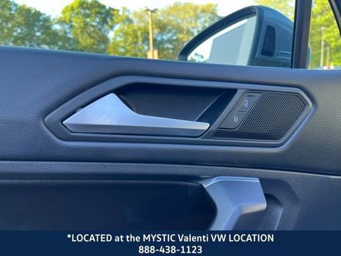 Certified 2020 Volkswagen Tiguan SE image 32