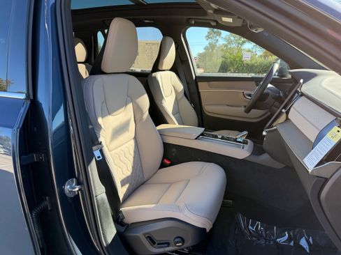 New 2026 Volvo XC90 T8 Plus w/ Protection Package Premier image 8