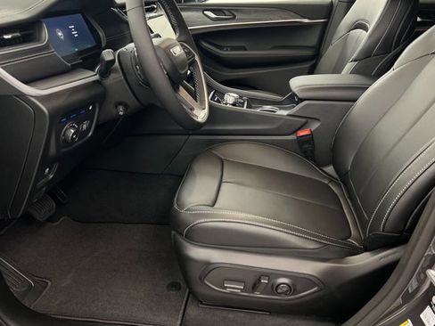 New 2024 Jeep Grand Cherokee Limited 4xe w/ Luxury Tech Group II image 17