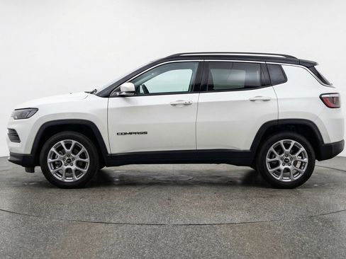 Used 2025 Jeep Compass Limited image 5