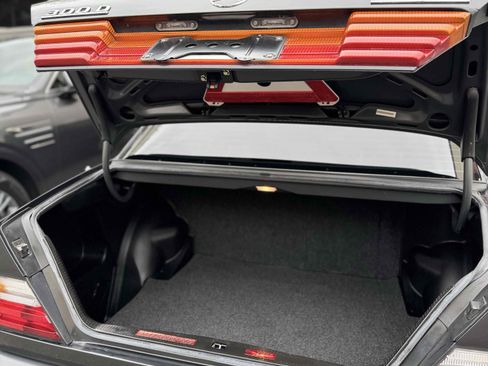 Used 1987 Mercedes-Benz 300 D Turbo image 88