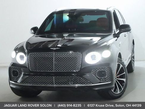 Used 2022 Bentley Bentayga image 3