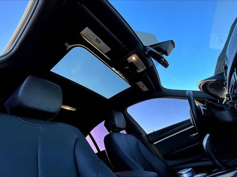 Used 2018 BMW 330i Sedan w/ Convenience Package image 16