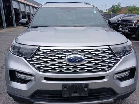 Used 2020 Ford Explorer Platinum w/ Premium Technology Package AWD/4WD image 3