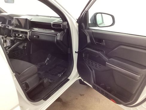 Used 2024 Toyota Tacoma SR5 AWD/4WD image 18