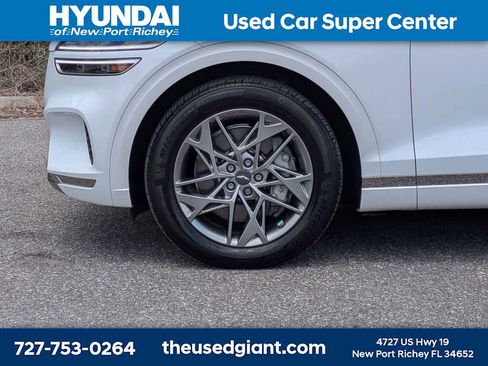 Used 2025 Genesis GV70 2.5T w/ Select Package AWD/4WD image 10