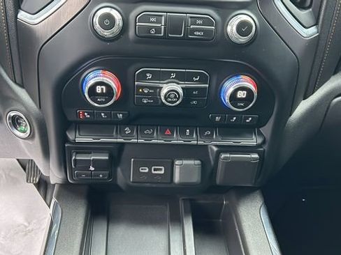 Used 2022 GMC Sierra 1500 AT4 w/ AT4 Preferred Package image 21