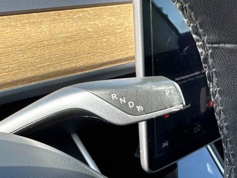 Used 2020 Tesla Model 3 Standard Range Plus image 15