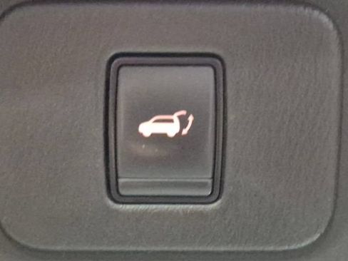 Used 2019 Nissan Pathfinder Platinum FWD image 31